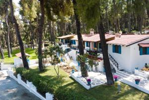 Afbeelding uit fotogalerij van Forest Sani Villa in Sani Beach