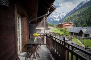 Üldine mäevaade või majutusasutusest TRILOCALE ALPES: DIMENTICA L'AUTO E RILASSATI pildistatud vaade