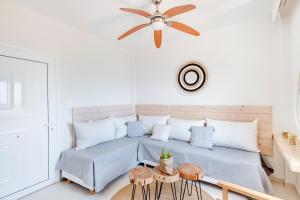 A seating area at Faros Resort
