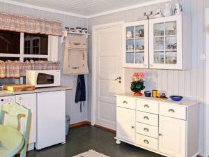 Kuchyňa alebo kuchynka v ubytovaní Holiday home Olderdalen II