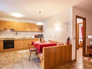 Kuchyň nebo kuchyňský kout v ubytování Ciasa Lino Sas da le Undesc + 17 fotografií