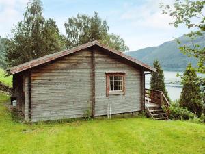 Gallery image of Two-Bedroom Holiday home in Nordfjordeid 1 in Heggjafrislia
