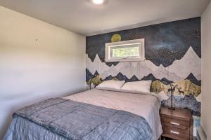 A bed or beds in a room at Cozy Bethel Escape with Views Less Than 10 Mi to Ski!