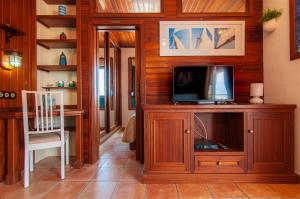 A kitchen or kitchenette at Torres del Sol Ocean View PH02