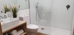 Łazienka w obiekcie Apartamentos Antares 3