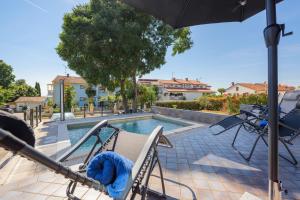 Bazén v ubytování Apartment Monika with private pool in Porec nebo v jeho okolí