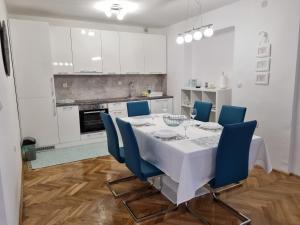Kuchyňa alebo kuchynka v ubytovaní Apartman Nataly