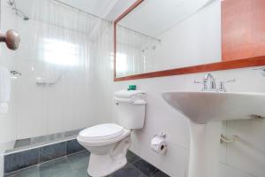 Bilik mandi di YVM Hotel Kafir