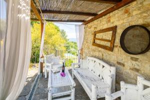 A balcony or terrace at Villa le Casine by Mmega