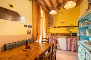 A kitchen or kitchenette at Villa le Casine by Mmega