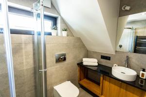 Łazienka w obiekcie Dom Belona z prywatnym podgrzewanym basen i jacuzzi