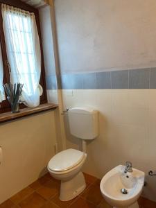 Koupelna v ubytování Cascina Stralla