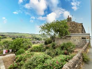 Gallery image of Feathers Cottage in Haworth