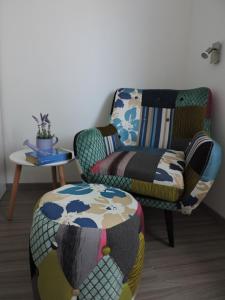 Posezení v ubytování Holiday home "Olive tree", with new pool, jacuzzi and sauna