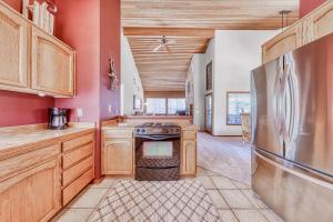 Gallery image of 5 Spyglass in Sunriver +32 photos