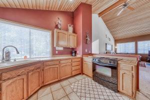 Gallery image of 5 Spyglass in Sunriver