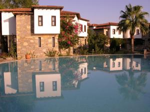 Bazén v ubytování Osmanli Hani Apart Hotel nebo v jeho okolí