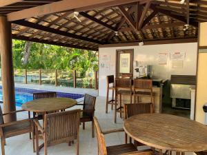 Hồ bơi trong/gần Apartamento 02 Porto Praia do Forte