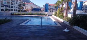 Fotografie z fotogalerie ubytování Kings Wharf Quay29 - Large Studio Apartment with 3 Pools - Gym - Rock Views - Holiday and Short Let Apartments in Gibraltar v destinaci Gibraltar