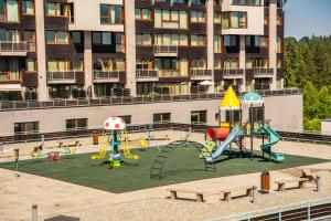 Otroško igrišče poleg nastanitve SILVER MOUNTAIN - ANA'S Apartments