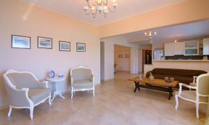 Kuchyň nebo kuchyňský kout v ubytování Kristallia - Elounda seafront vacation rental