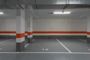Eli Canteras-Parking-Airco by CanariasGetaway内部或周边的网球和/或壁球设施