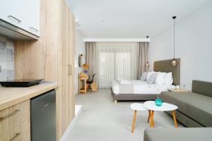 Gallery image of Aquamarine Luxury Rooms Thassos in Limenas