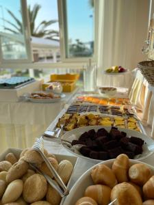 Opțiuni de mic dejun disponibile oaspeților de la Hotel Majestic