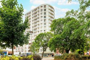 Budova, v ktorej sa apartmán nachádza