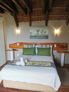 Postel nebo postele na pokoji v ubytování The Birdhouse Bed & Breakfast #NO Loadshedding #Solar Energy + 37 fotografií