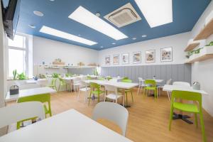 Reštaurácia alebo iné gastronomické zariadenie v ubytovaní Hotel Traffic Wrocław Stare Miasto