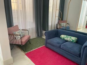 A seating area at Hostal Hom Museo