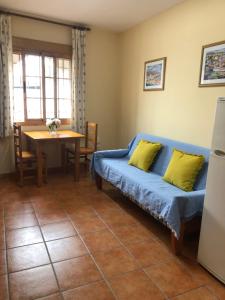 A seating area at Apartamentos Cantarero Maro Nerja