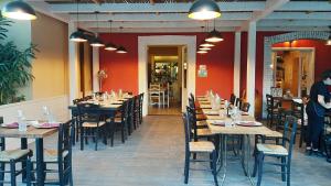 A restaurant or other place to eat at Bio Agriturismo Valle dei Calanchi