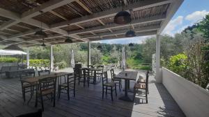 A balcony or terrace at Bio Agriturismo Valle dei Calanchi