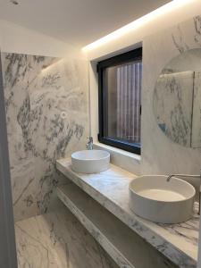 Koupelna v ubytování CASA DA TRINCHEIRA , turismo de habitação + 56 fotografií