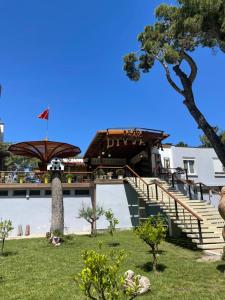 Zahrada ubytování Divjaka Resort