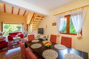 Χώρος καθιστικού στο Apartments Maris