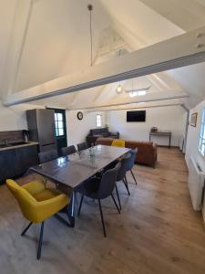 Posezení v ubytování Cottage Naomie + 1 fotografie