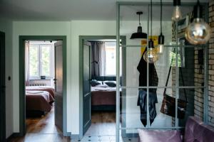 Fotografia z galérie ubytovania Szara Strefa - Loft Bieszczady Apartament v destinácii Ustrzyki Dolne