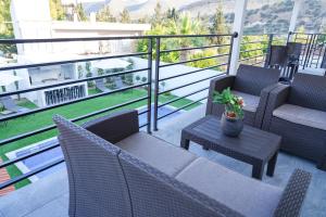 ระเบียงหรือลานระเบียงของ Kamaroporta Luxury Apartments