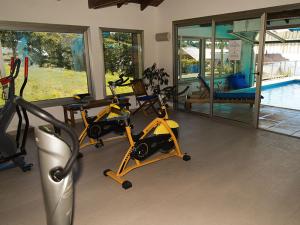 Fitnesscentret og/eller fitnessfaciliteterne på Quintaluna Piscina, Playa y Montaña
