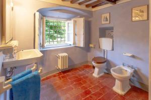 Koupelna v ubytování Borgo Studiati Residenza d'Epoca