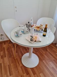 Jedlo v apartmánovom hoteli alebo blízkom okolí
