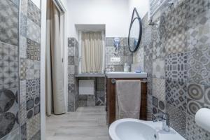 Koupelna v ubytování Residenza Borgo Guazzo + 26 fotografií
