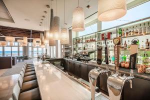 Lounge nebo bar v ubytování InterContinental The Clement Monterey by IHG