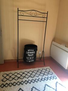 Postel nebo postele na pokoji v ubytování Le vigneron Au coeur des vignes à proximité des lacs et cascades lits faits à l'arrivée