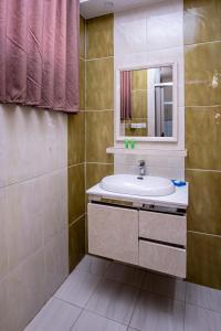 Al Riyati Hotel Apartments tesisinde bir banyo