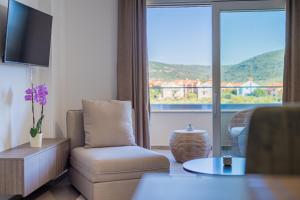 Výhľad na hory alebo výhľad na hory priamo z apartmánového hotela