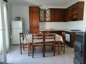 Kuchyň nebo kuchyňský kout v ubytování Apartment Porat